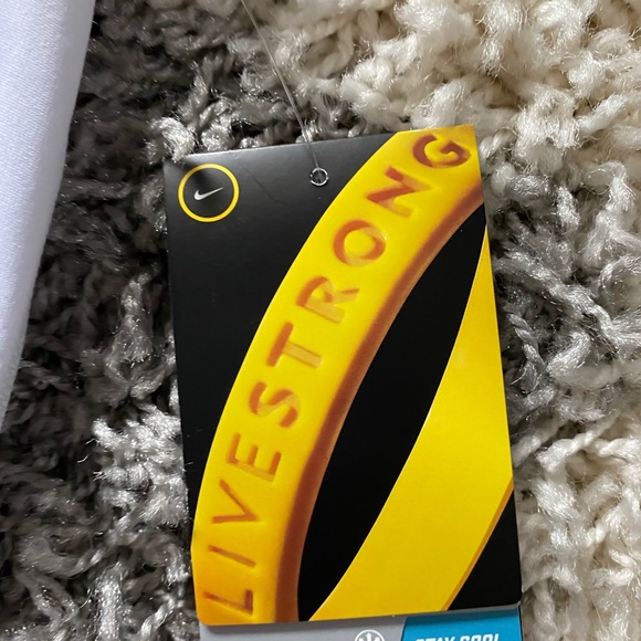 Nike Dri-Fit LiveStrong Shirt - Picture 3 of 5